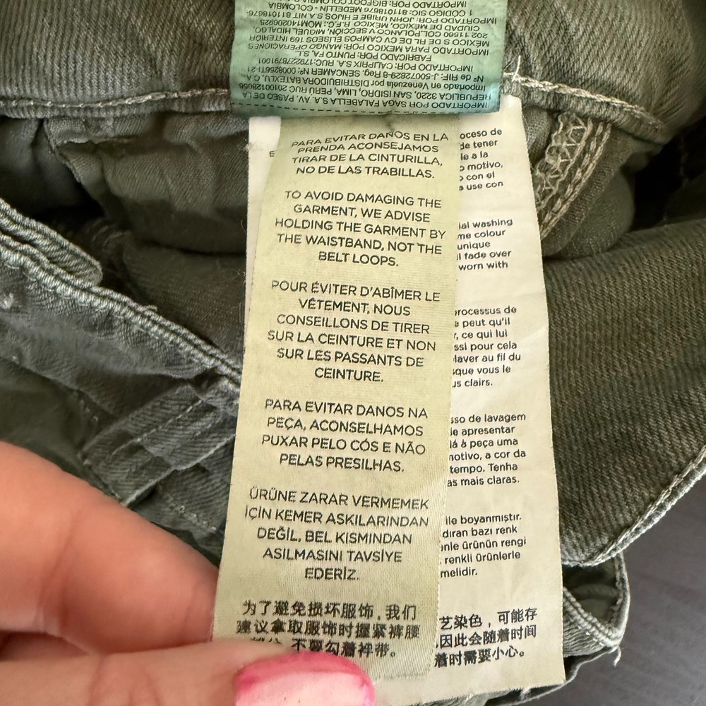 MNG Denim Jeans Women's Size 2 Green Chop Pockets Mid-Rise Straight Classic - Picture 9 of 14